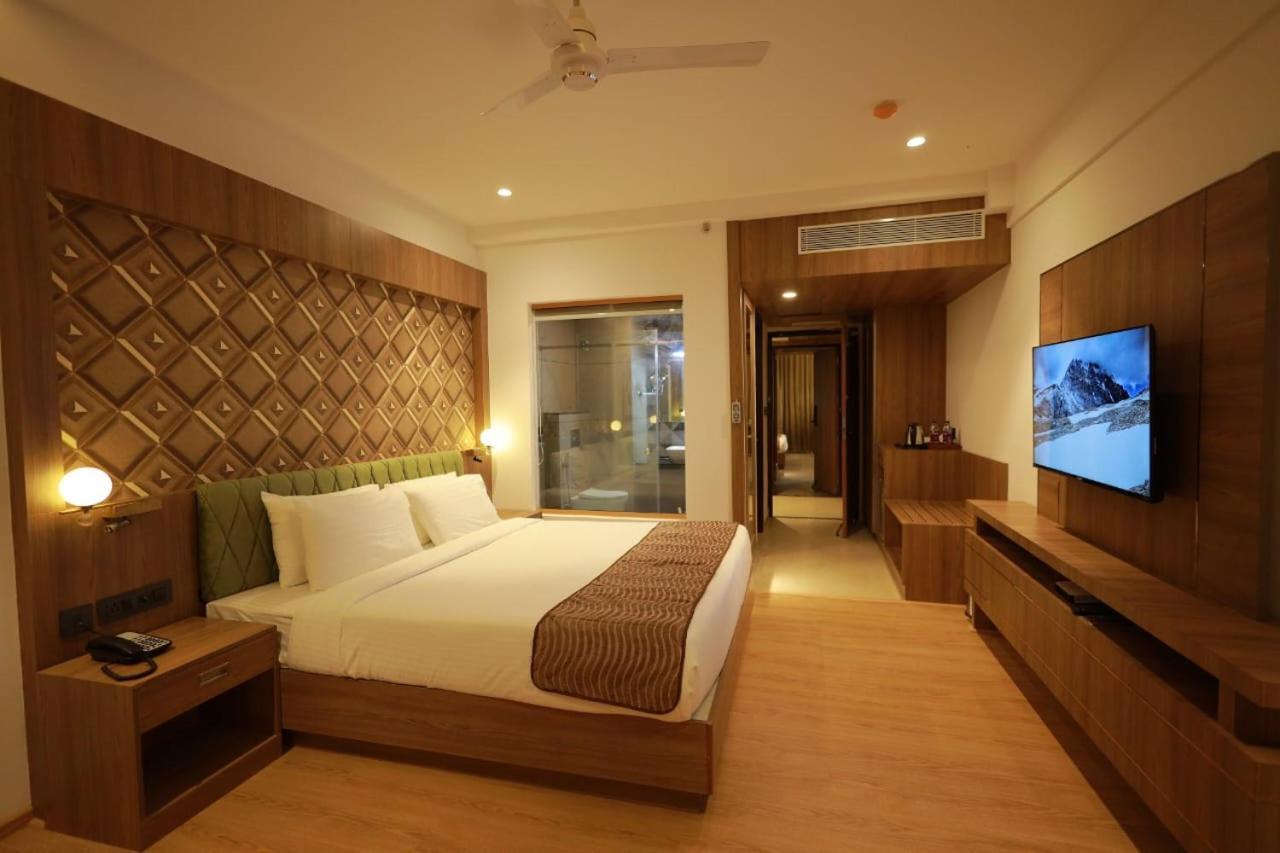 Mandarin Sky Cananor Exterior foto